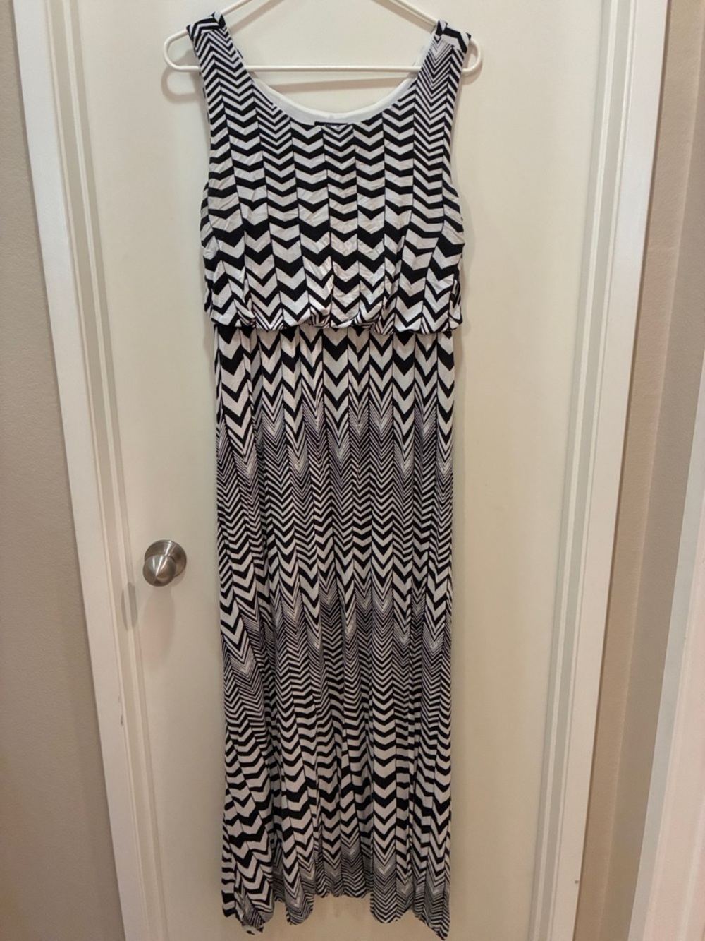 Apt. 9 Black and White Chevron Maxi Dress